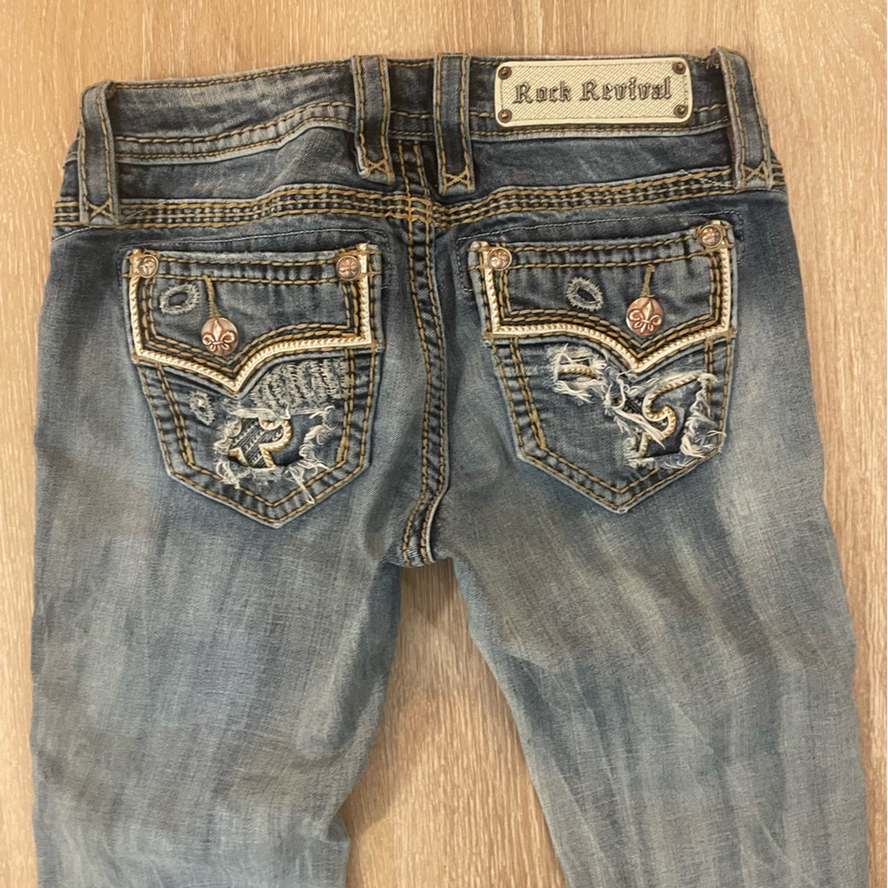Rock revival Betty distressed straight jeans size 26